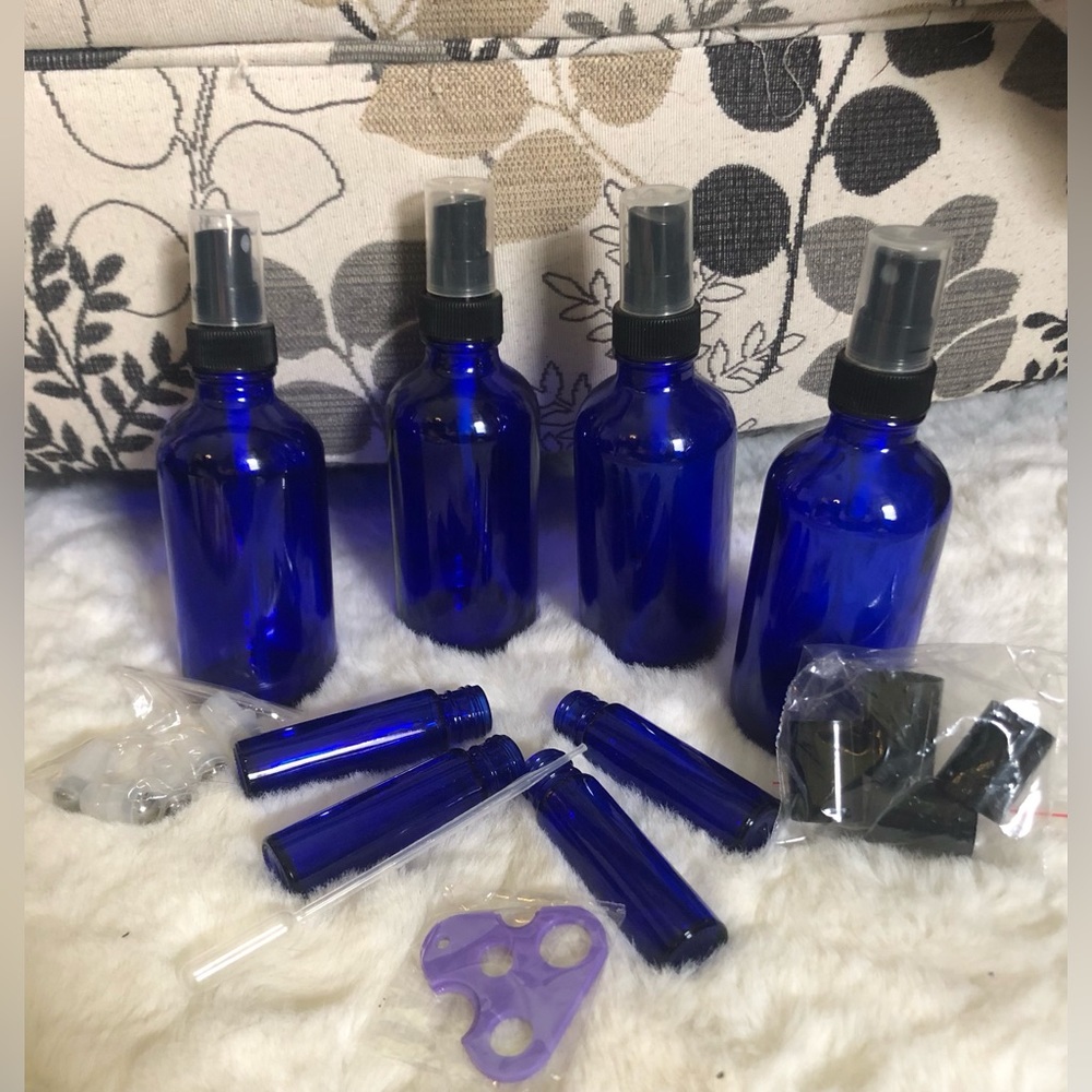 4 oz Blue Glass Bottles With Fine Mist Sprayer and 4 roller bottles